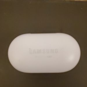 SOLD -Samsung ear pods